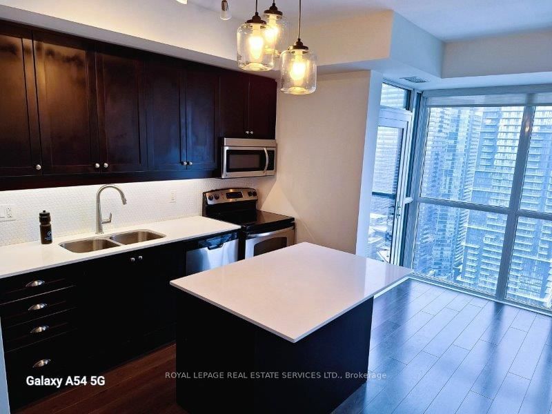 28 Ted Rogers Way, unit 4104 for rent