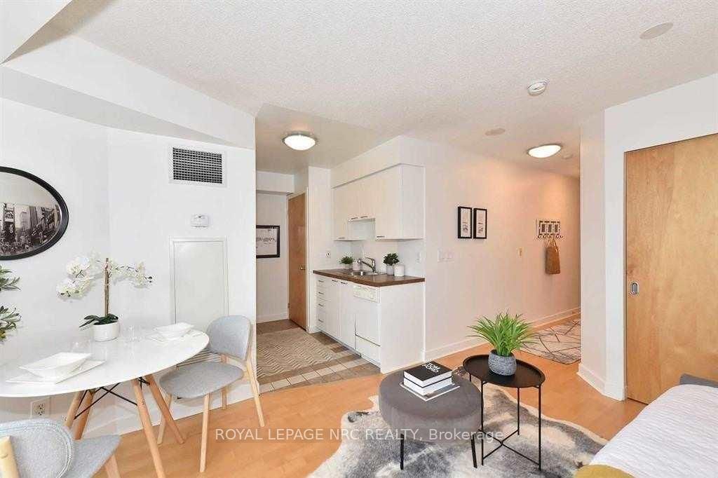 255 Richmond St E, unit 1211 for rent