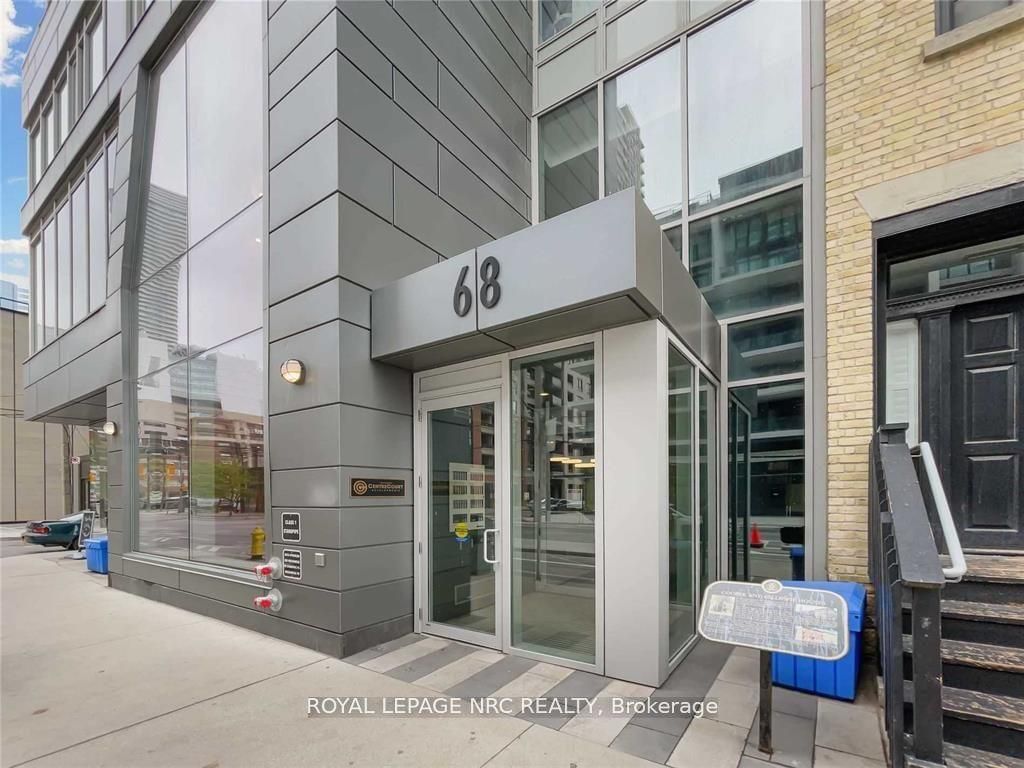 68 Shuter St, unit 711 for rent