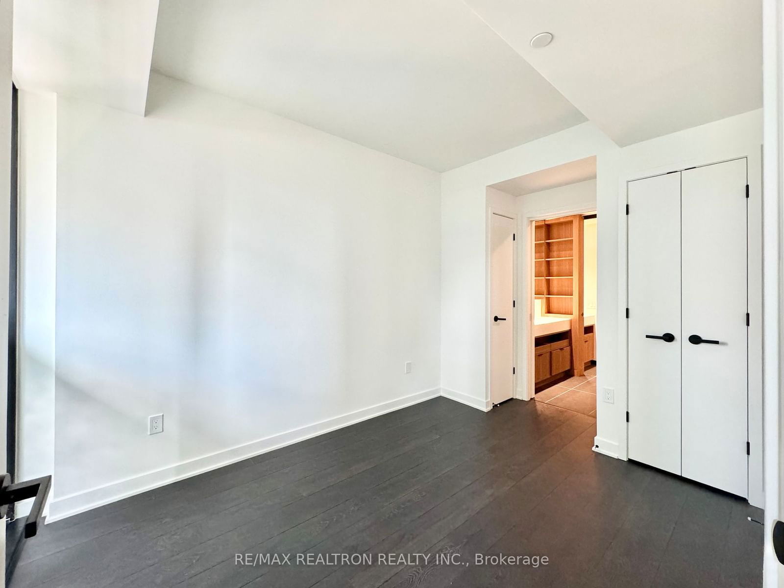 55 Charles St E, unit 1308 for rent