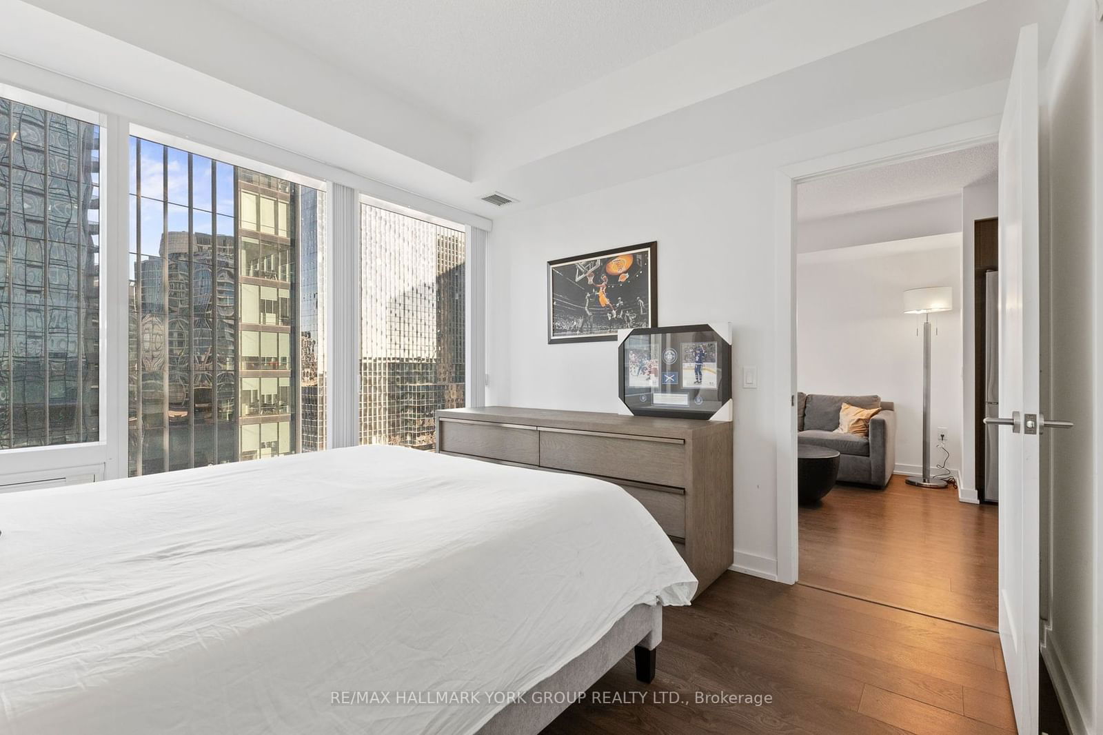 10 York St, unit 1204 for sale