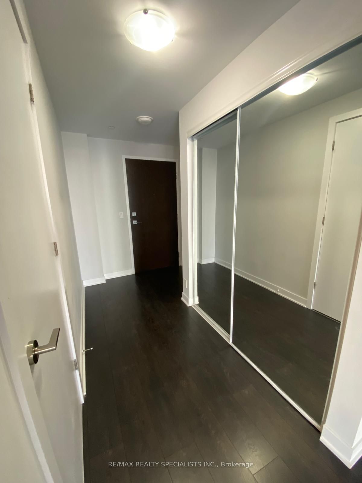 2221 yonge St, unit 1511 for rent