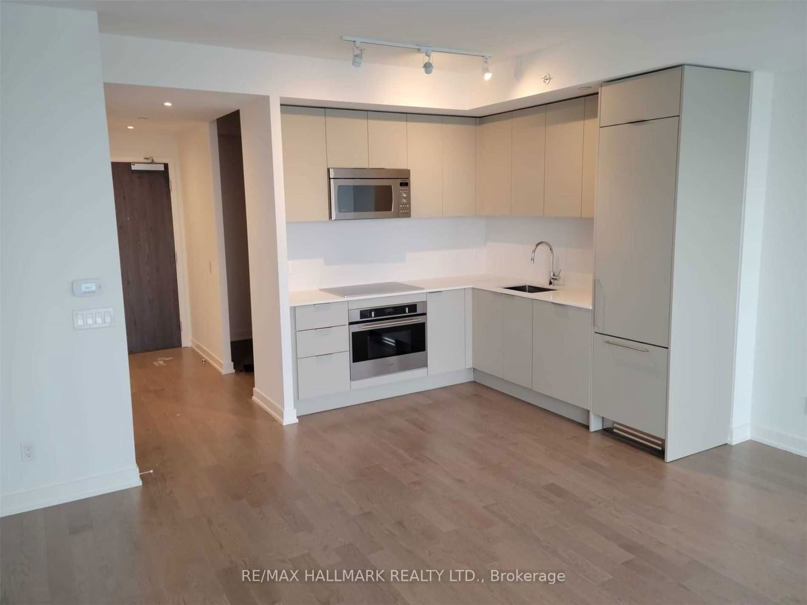 20 Lombard St, unit 3810 for rent