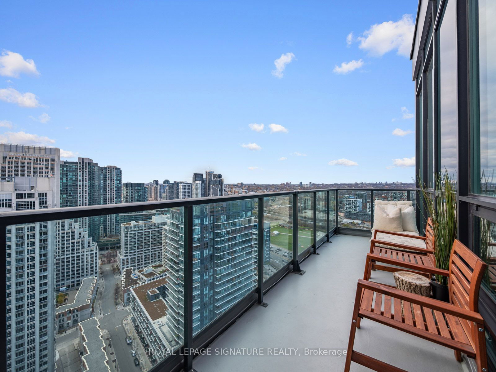 Malibu Condos at Harbourfront, Downtown, Toronto