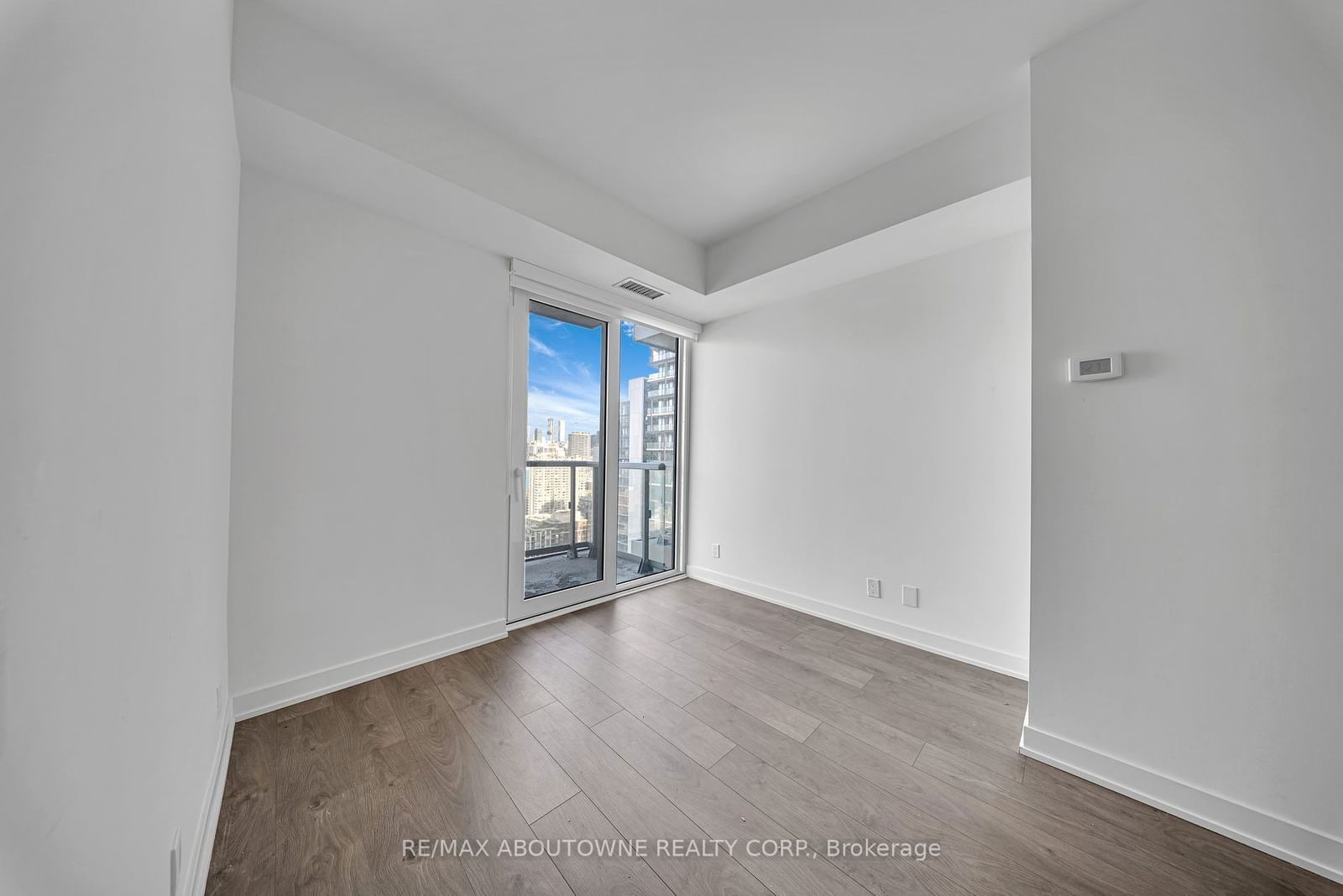 108 Peter St, unit 2515 for rent