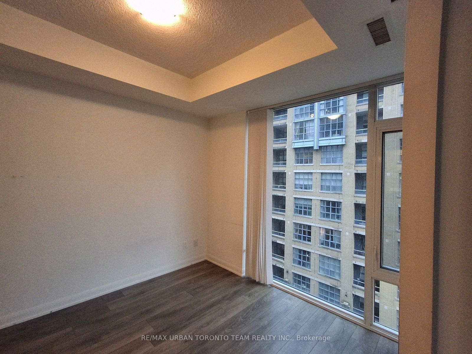 435 Richmond St W, unit 703 for rent