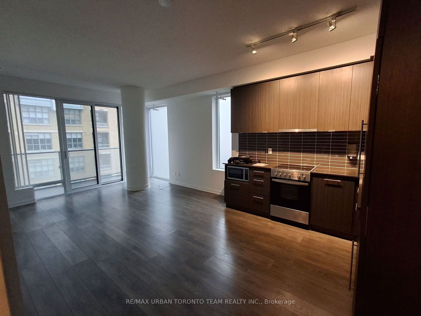 435 Richmond St W, unit 703 for rent