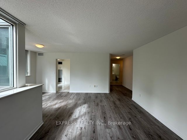 39 Pemberton Ave, unit 215 for rent