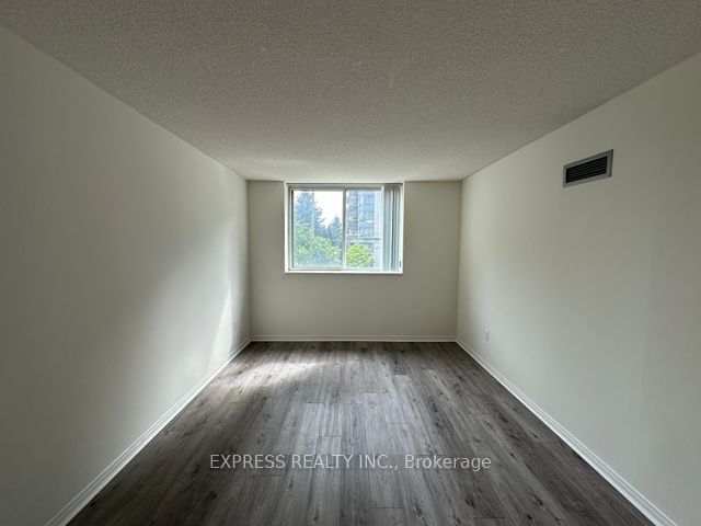 39 Pemberton Ave, unit 215 for rent