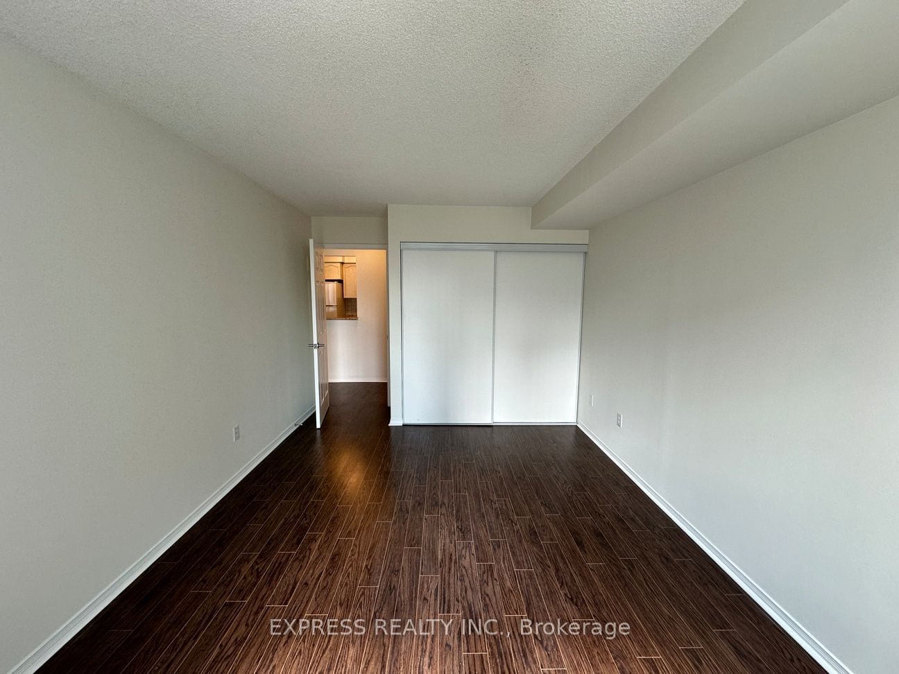 39 Pemberton Ave, unit 903 for rent