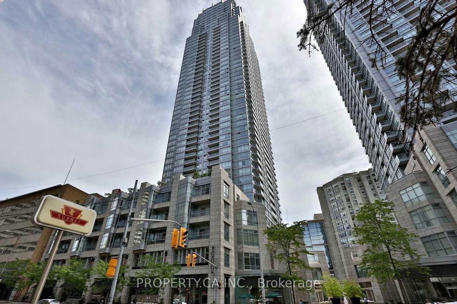 2191 Yonge St, unit 2212 for rent