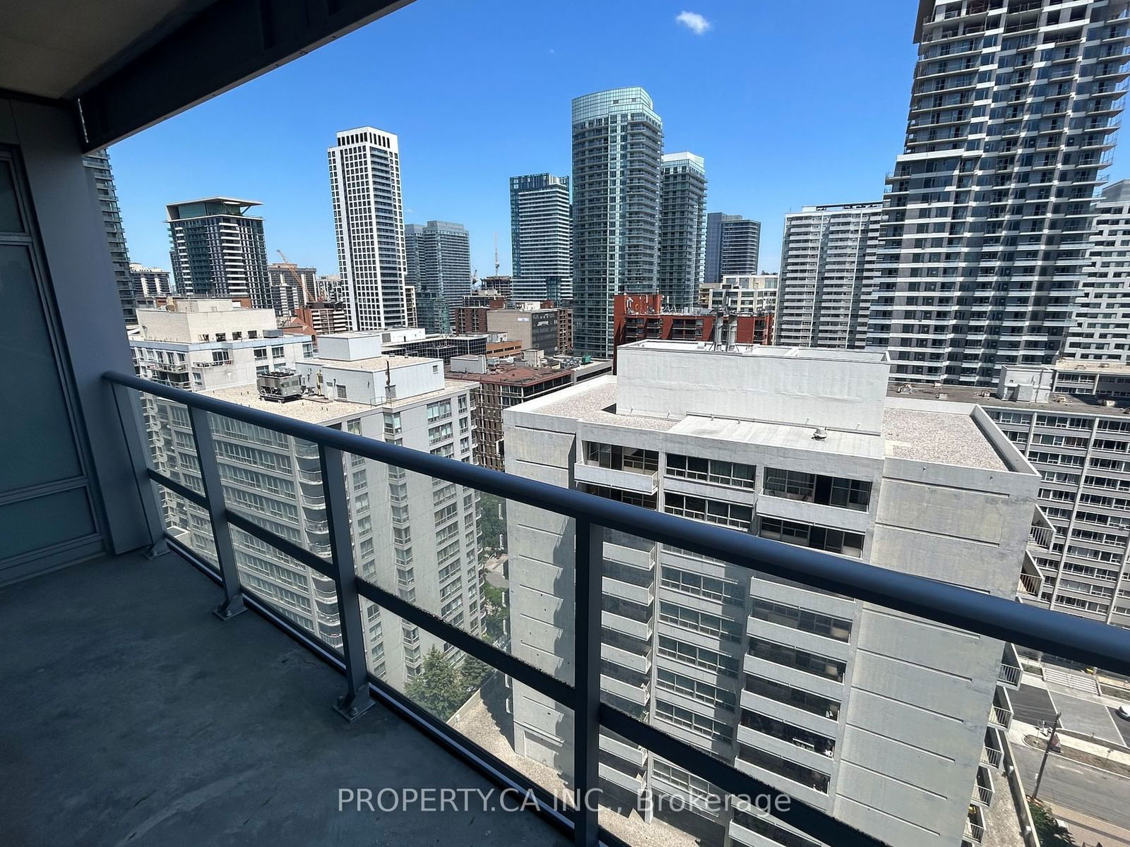 2191 Yonge St, unit 2212 for rent