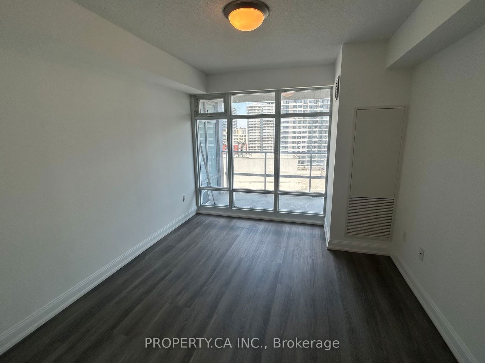 2191 Yonge St, unit 2212 for rent