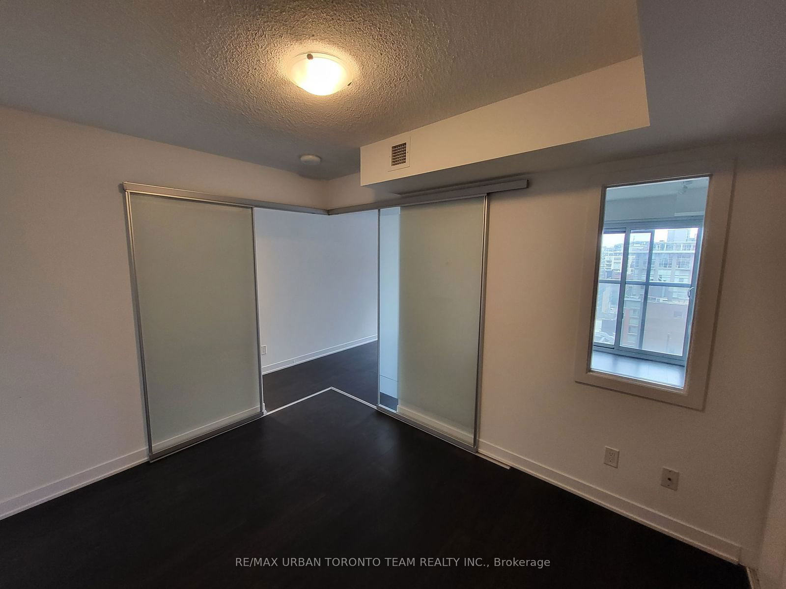 87 Peter St, unit 1109 for rent