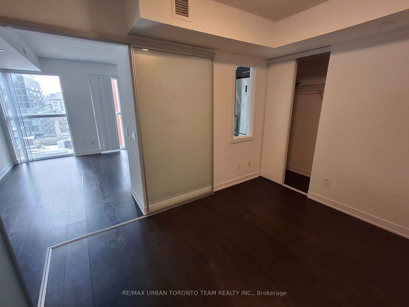 87 Peter St, unit 1109 for rent