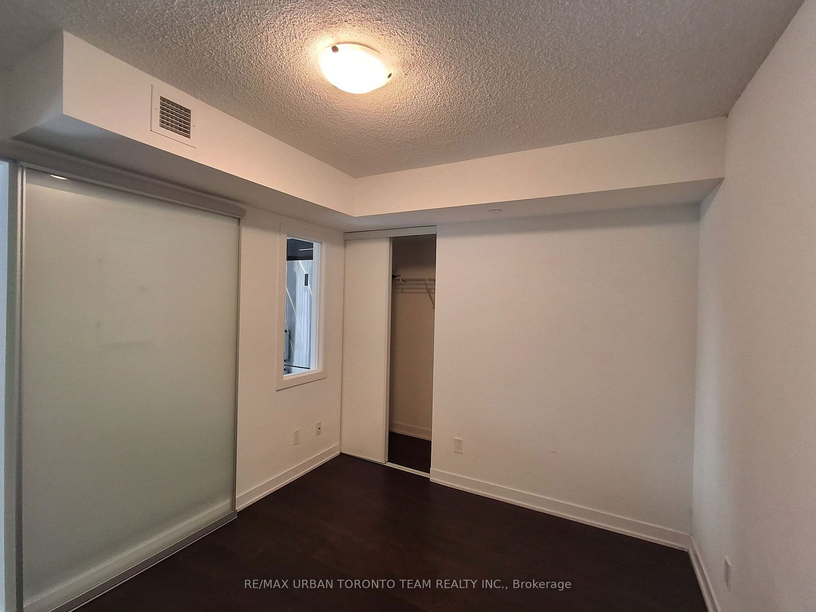 87 Peter St, unit 1109 for rent