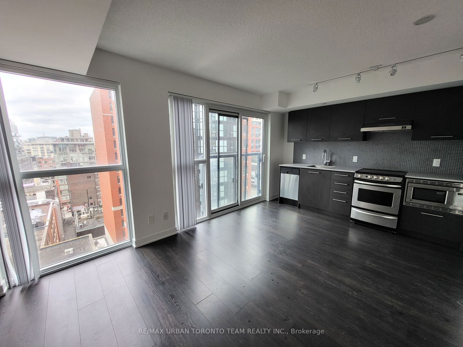 87 Peter St, unit 1109 for rent