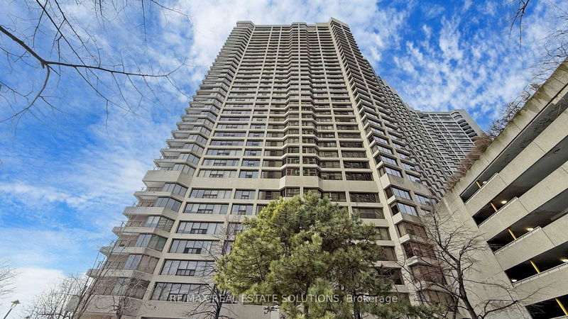 65 Harbour Sq, unit 2205 for rent