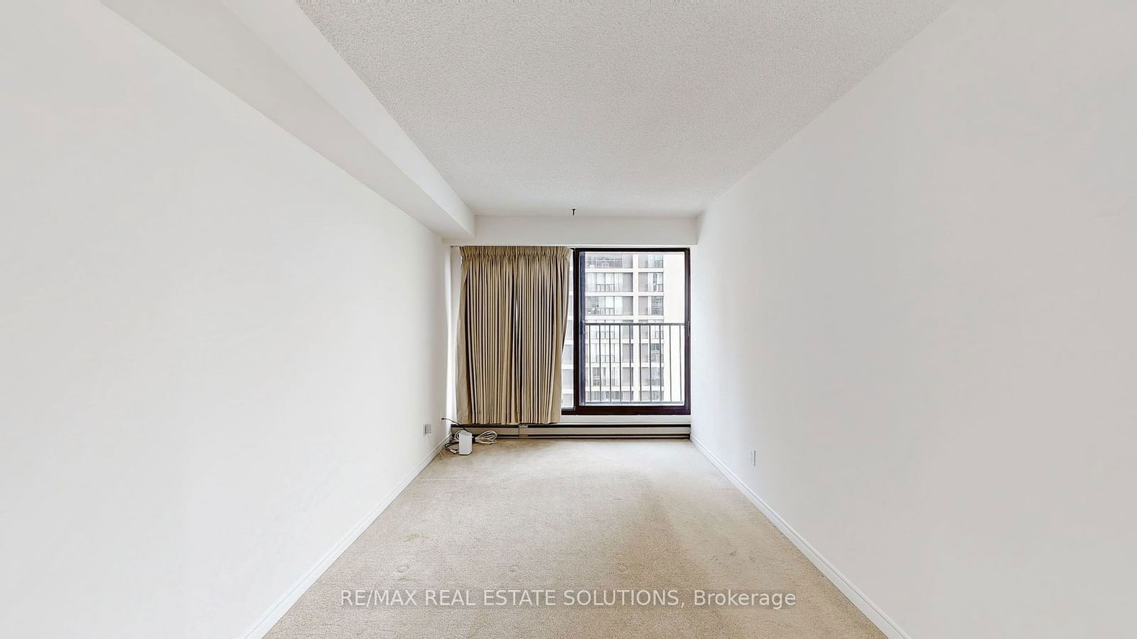 65 Harbour Sq, unit 2205 for rent