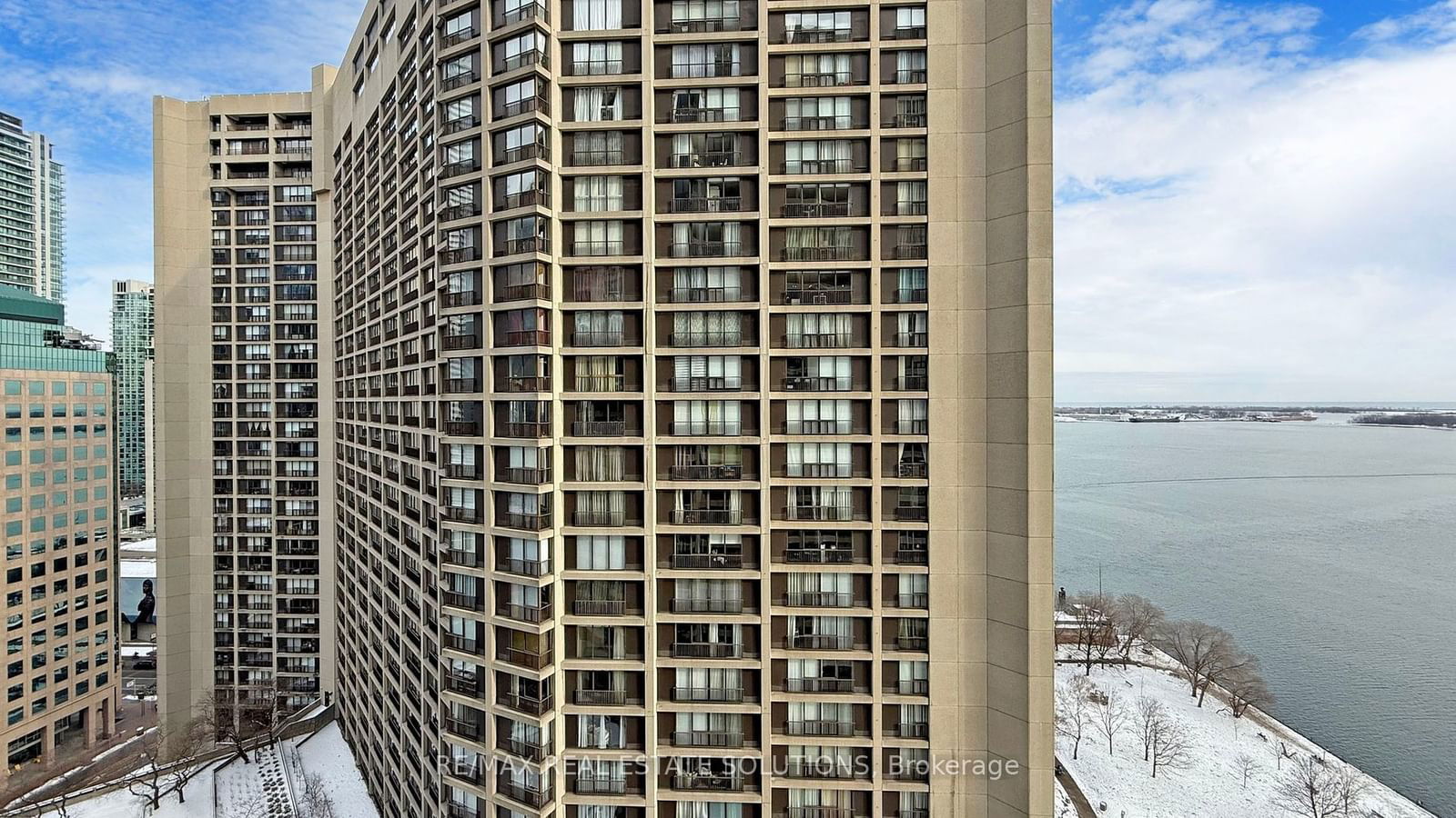 65 Harbour Sq, unit 2205 for rent