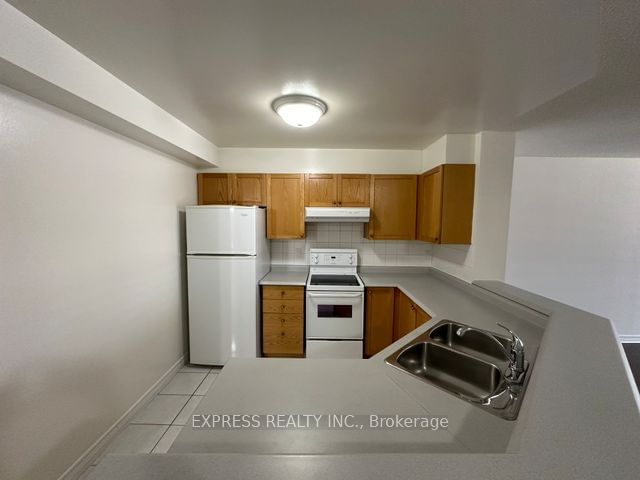 152 St Patrick St, unit 909 for rent