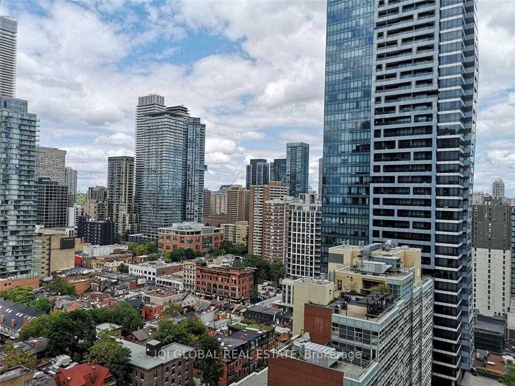 955 Bay St, unit #2215 for rent