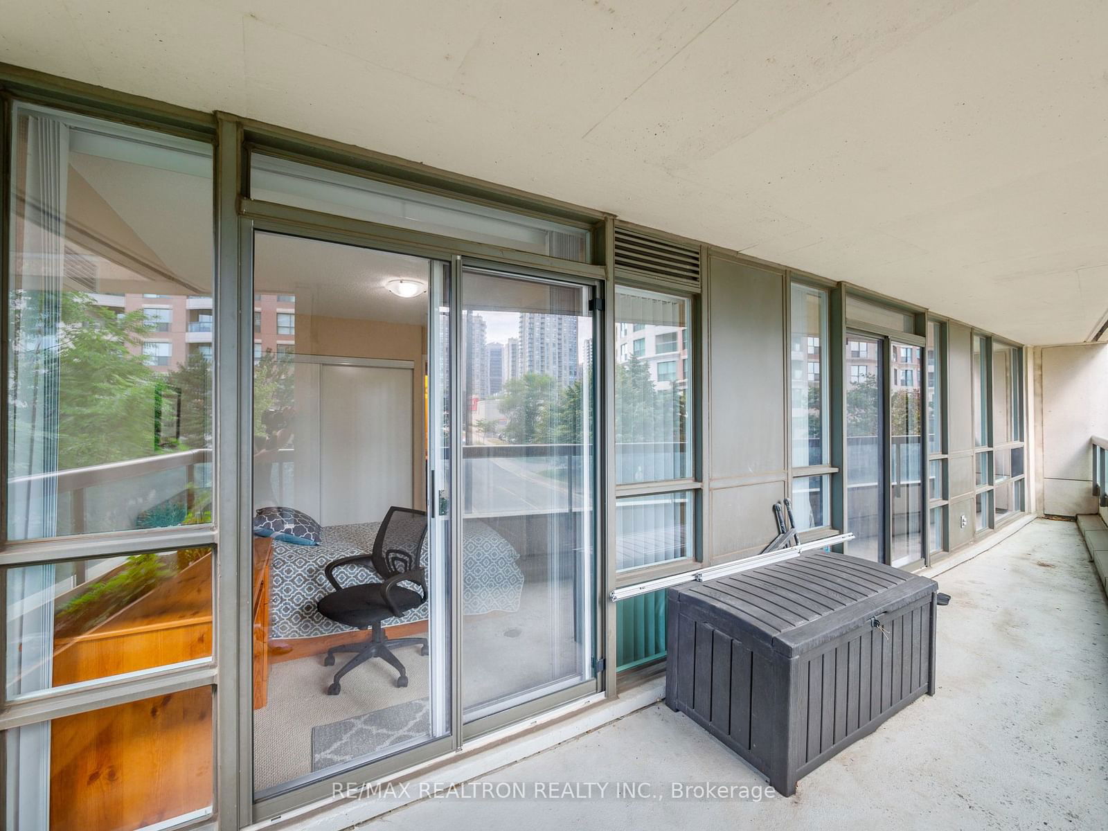 503 Beecroft Rd, unit 201 for sale