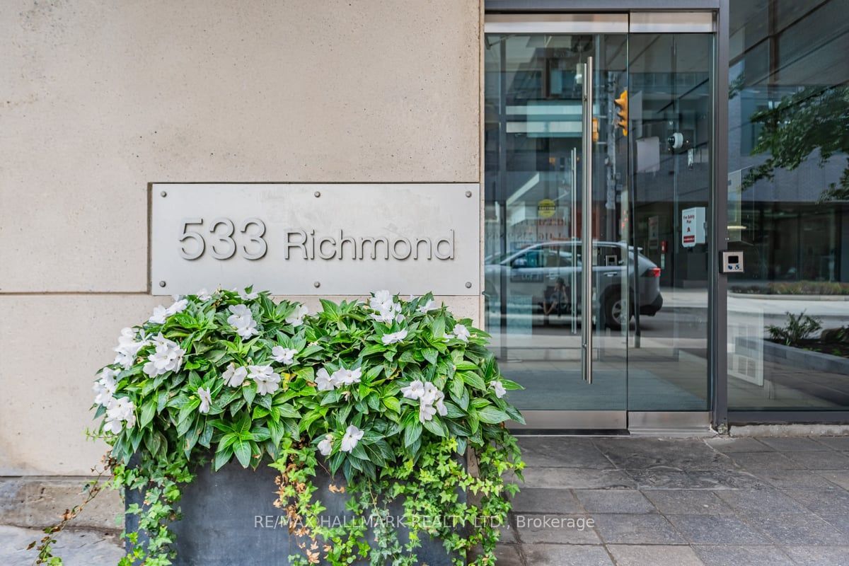 533 Richmond St W, unit 806 for rent