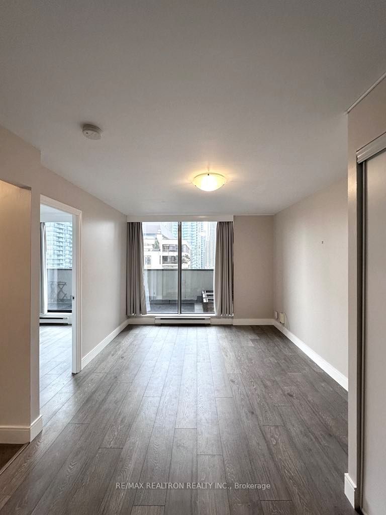 914 Yonge St, unit 1106 for rent