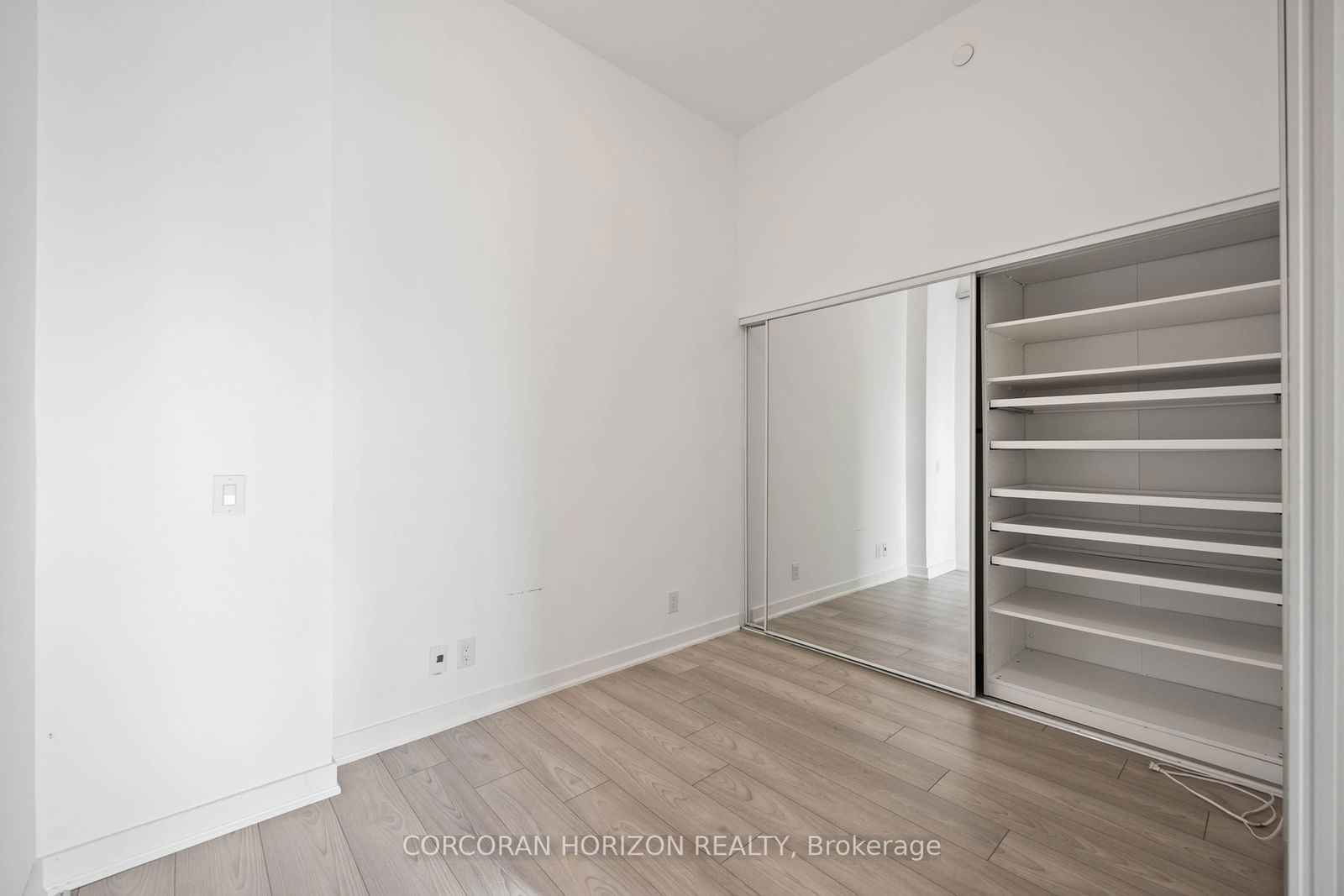 120 Parliament St, unit 1014 for rent