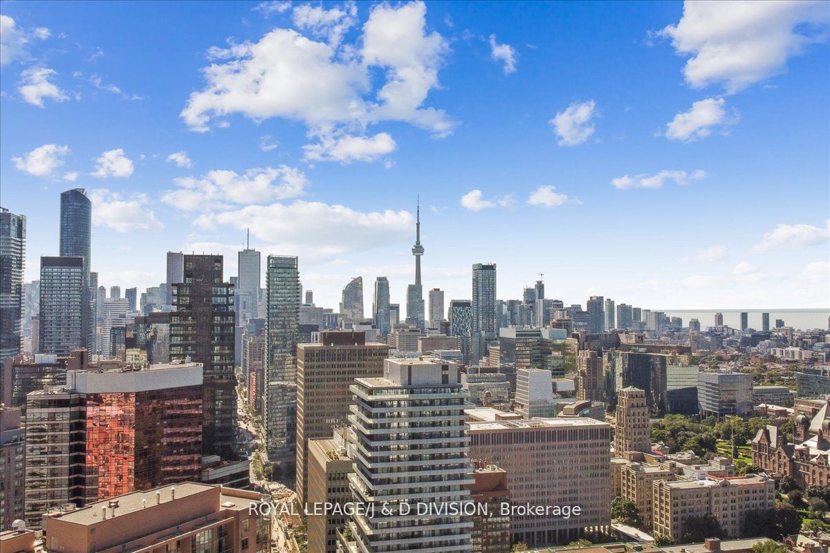 1166 Bay St, unit 404 for sale