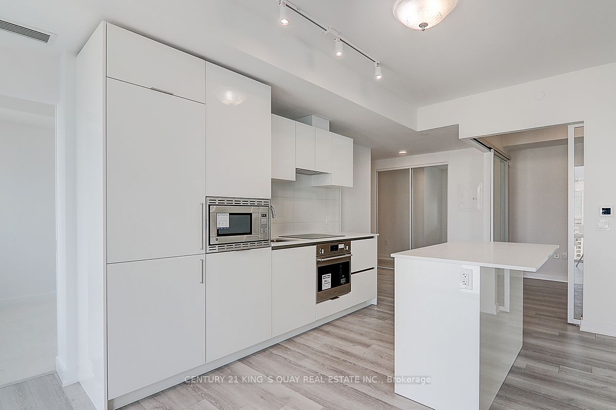 238 Simcoe St, unit 1909 for rent