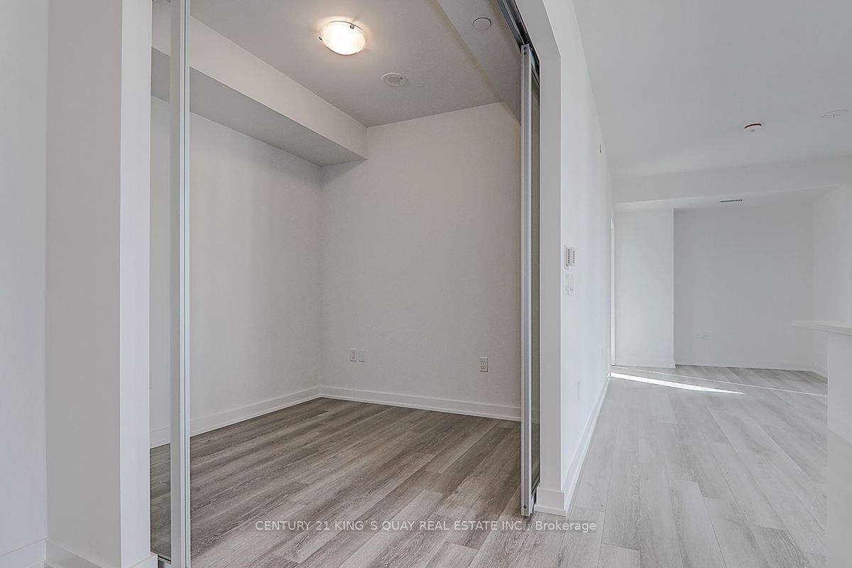 238 Simcoe St, unit 1909 for rent