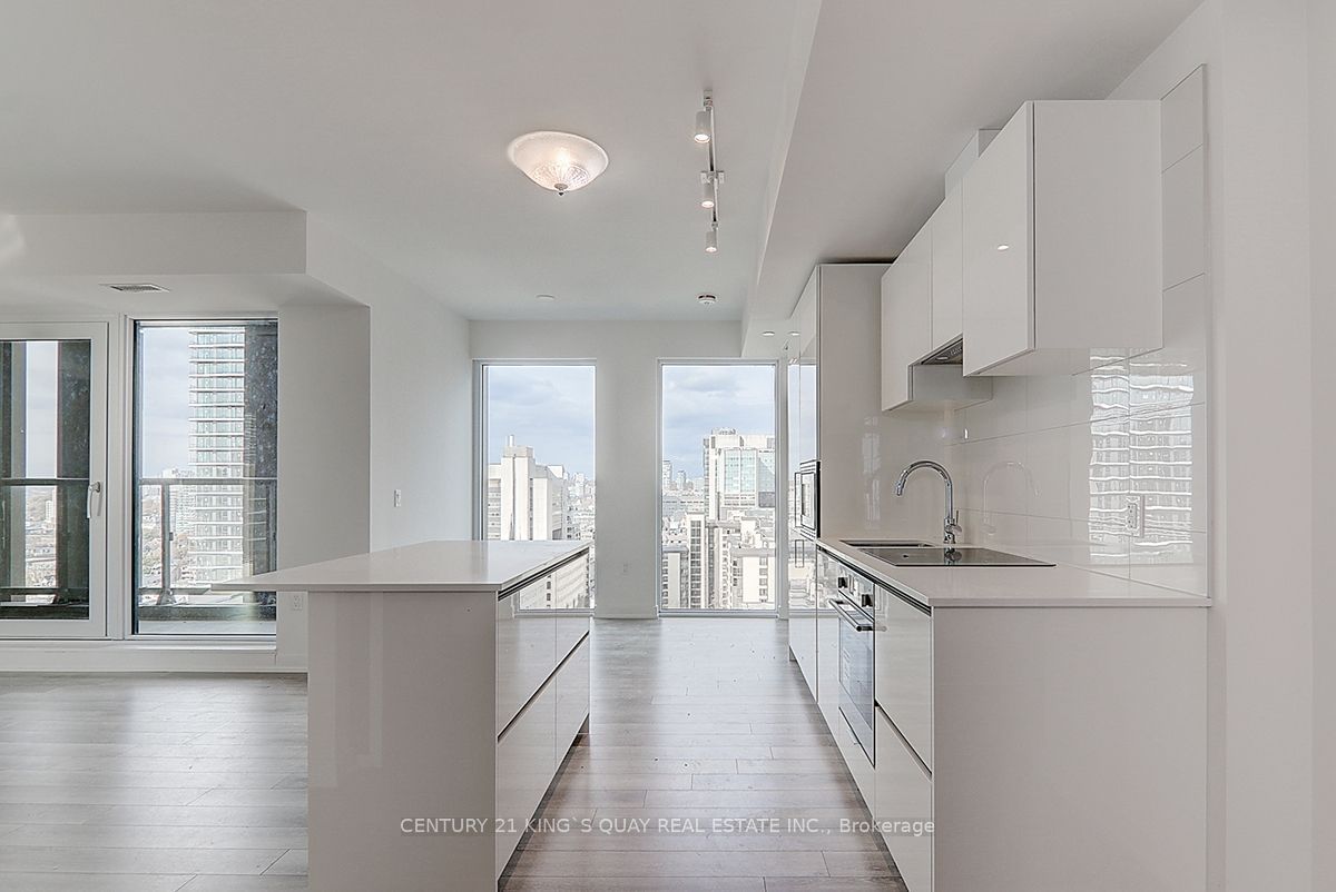 238 Simcoe St, unit 1909 for rent