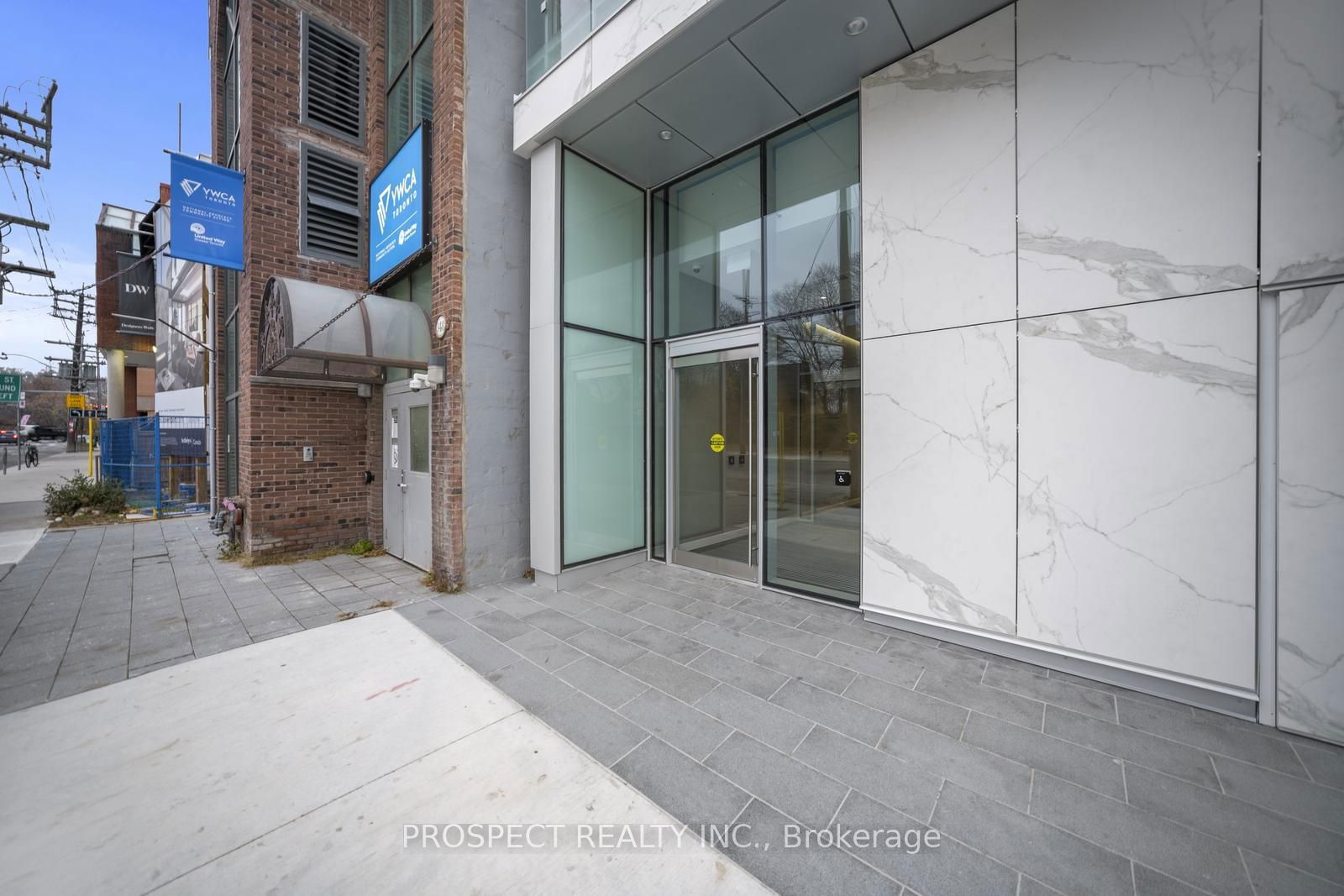 346 Davenport Rd E, unit 403 for sale