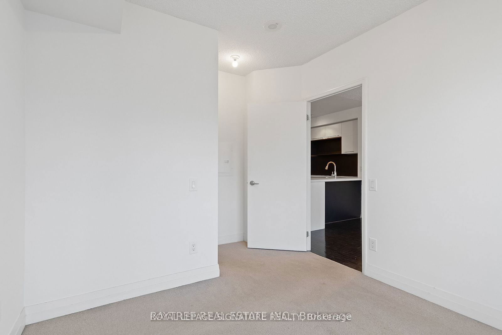 25 Carlton St, unit 2308 for rent