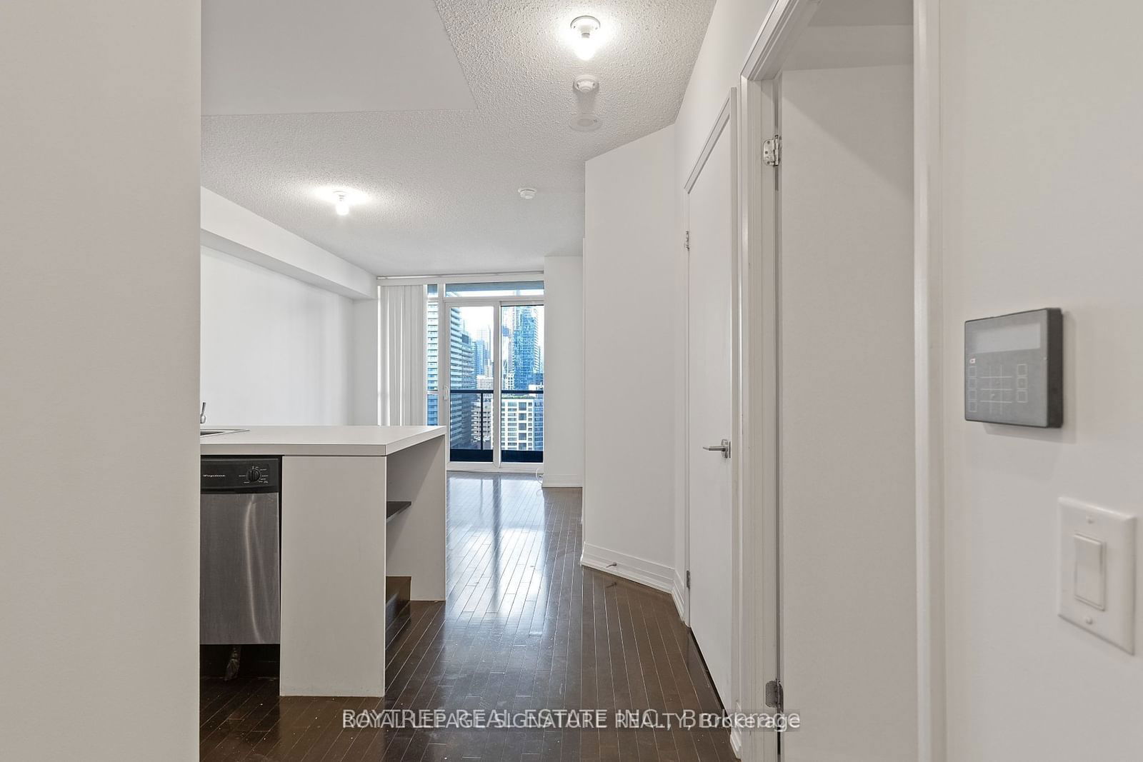 25 Carlton St, unit 2308 for rent