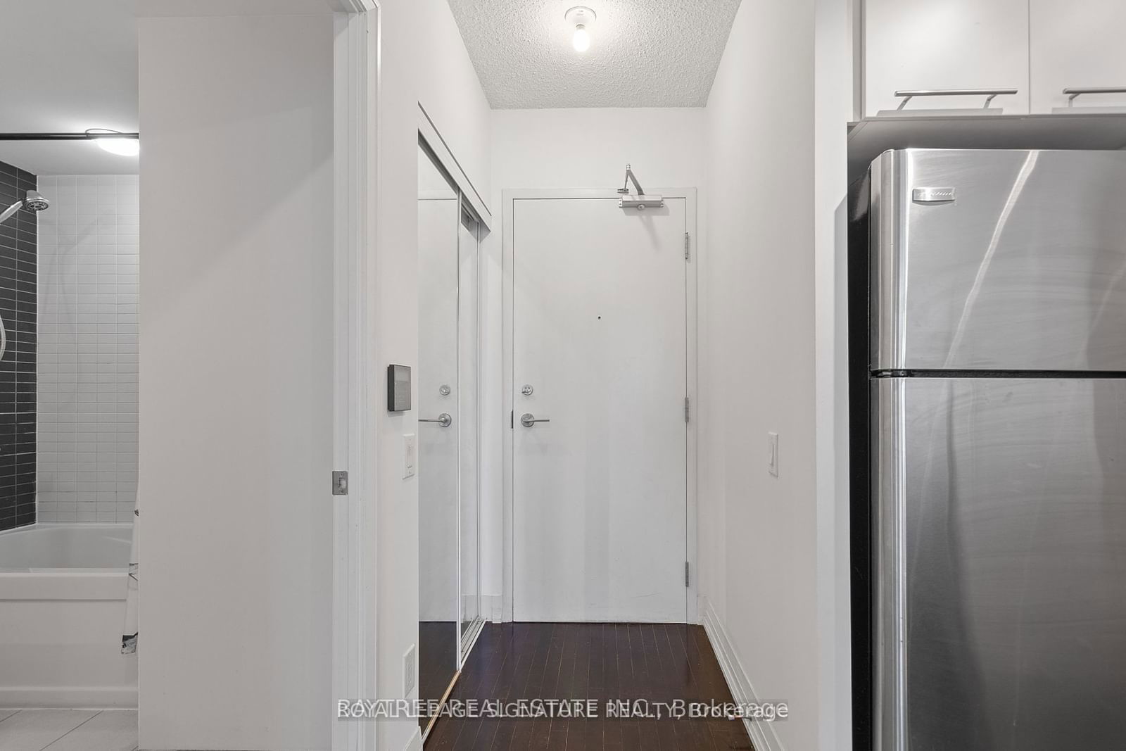 25 Carlton St, unit 2308 for rent