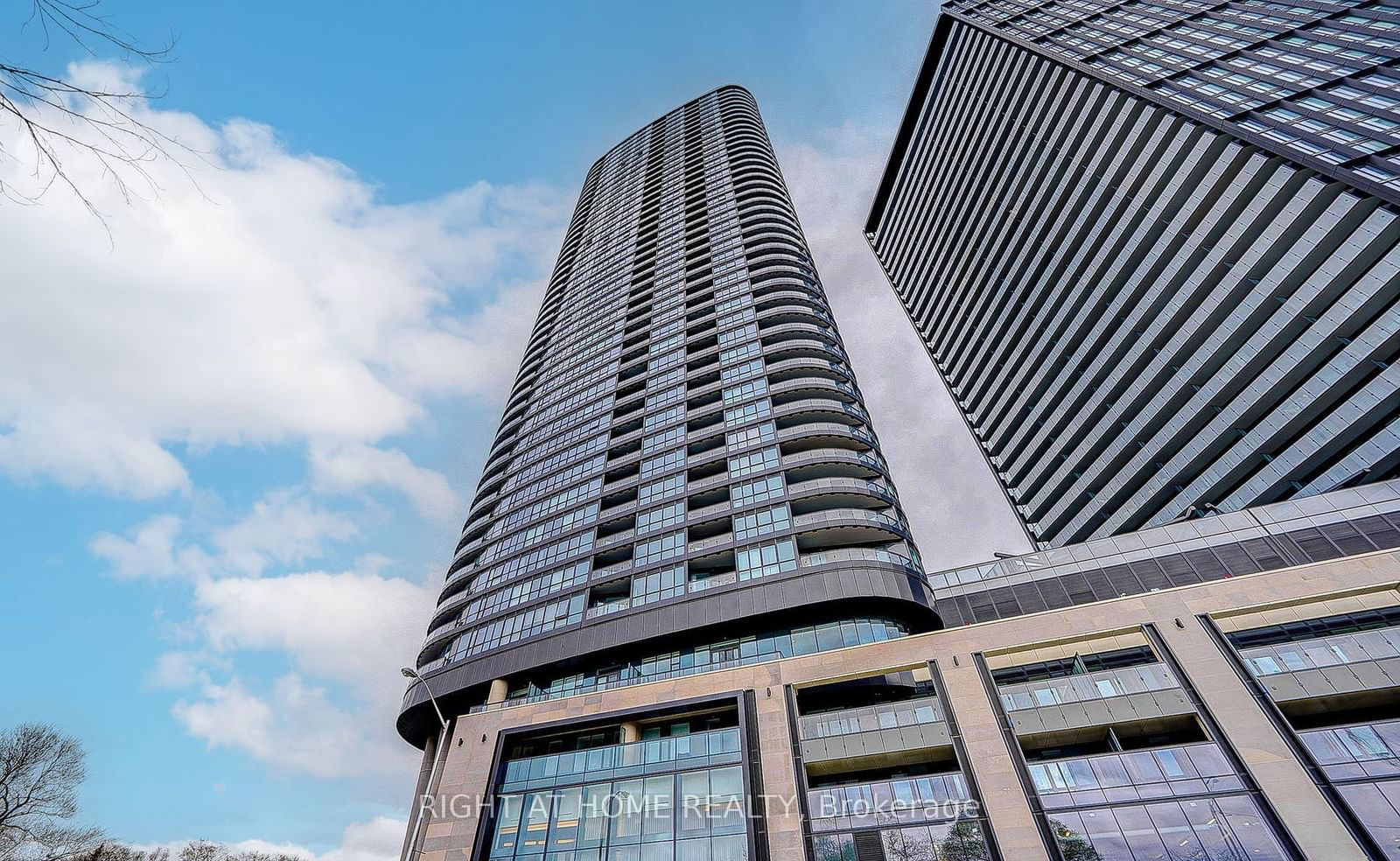 585 Bloor St E, unit 419 for sale