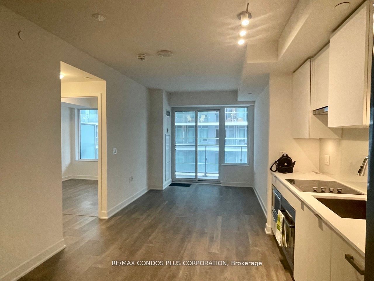 99 Broadway Ave, unit 1507 for rent