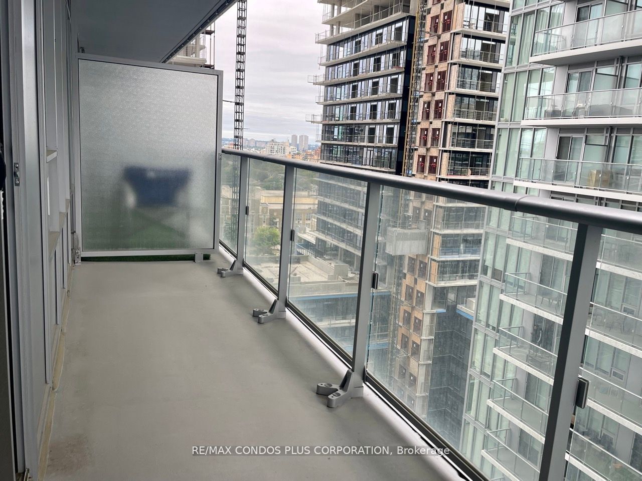 99 Broadway Ave, unit 1507 for rent