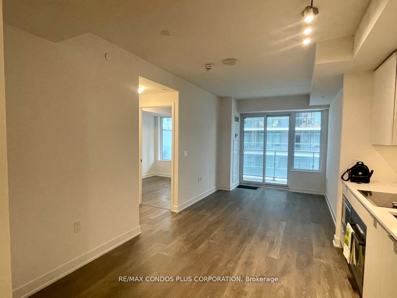 99 Broadway Ave, unit 1507 for rent