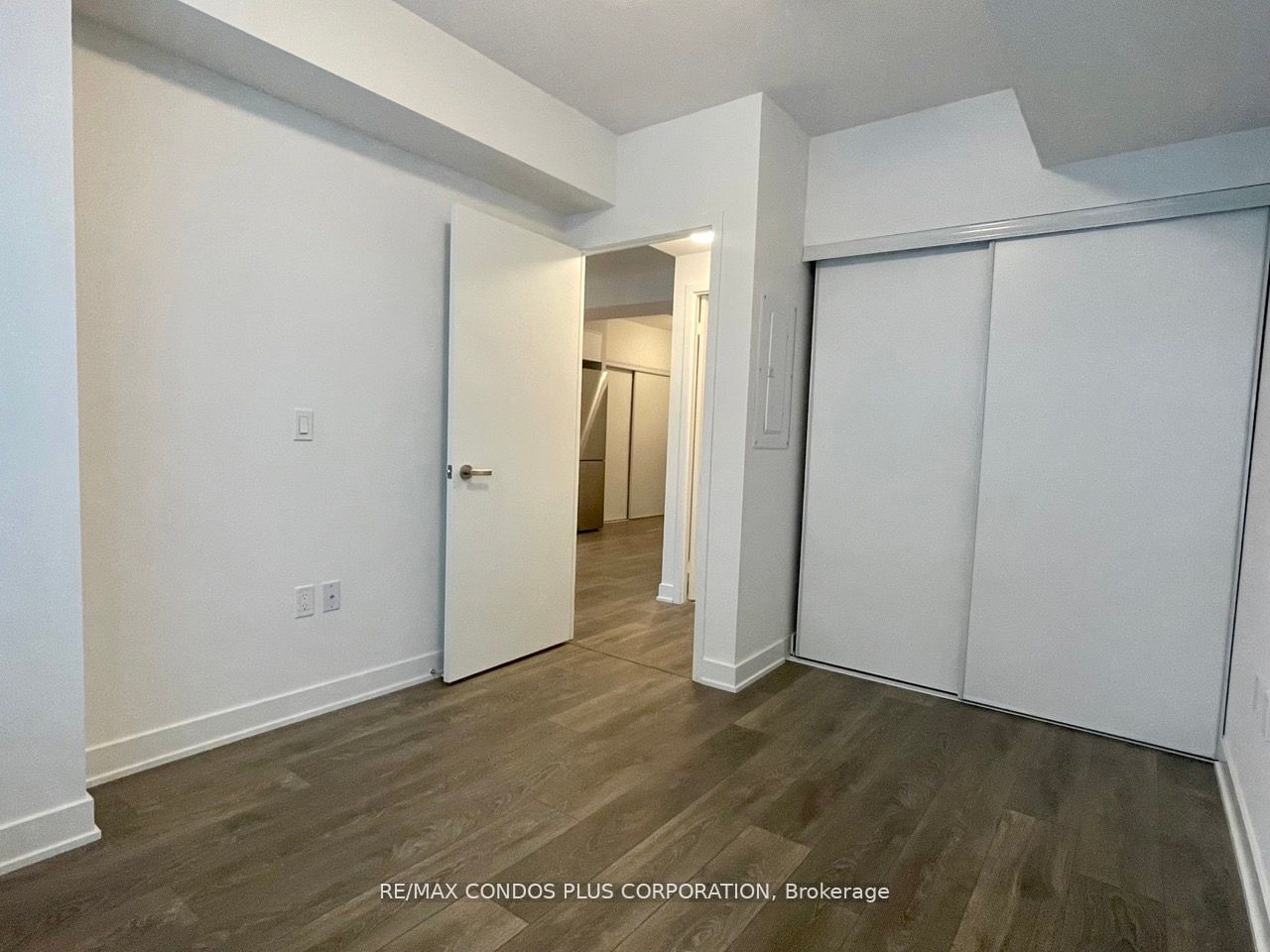 99 Broadway Ave, unit 1507 for rent