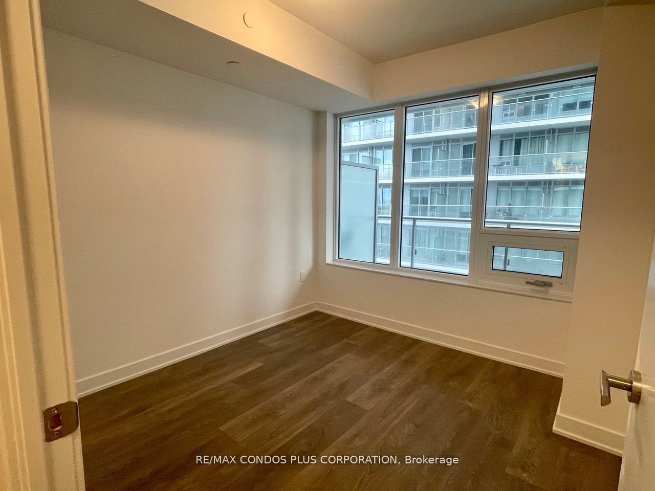 99 Broadway Ave, unit 1507 for rent