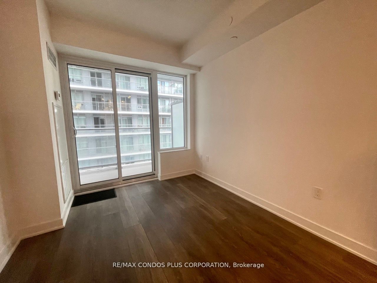 99 Broadway Ave, unit 1507 for rent