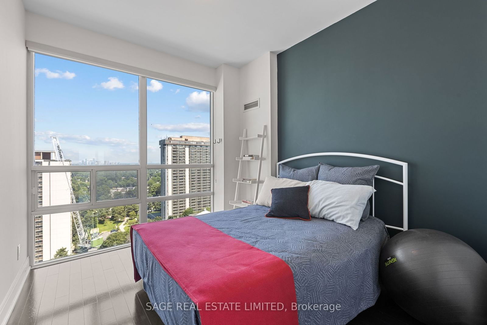 88 Broadway Ave, unit PH5 for sale