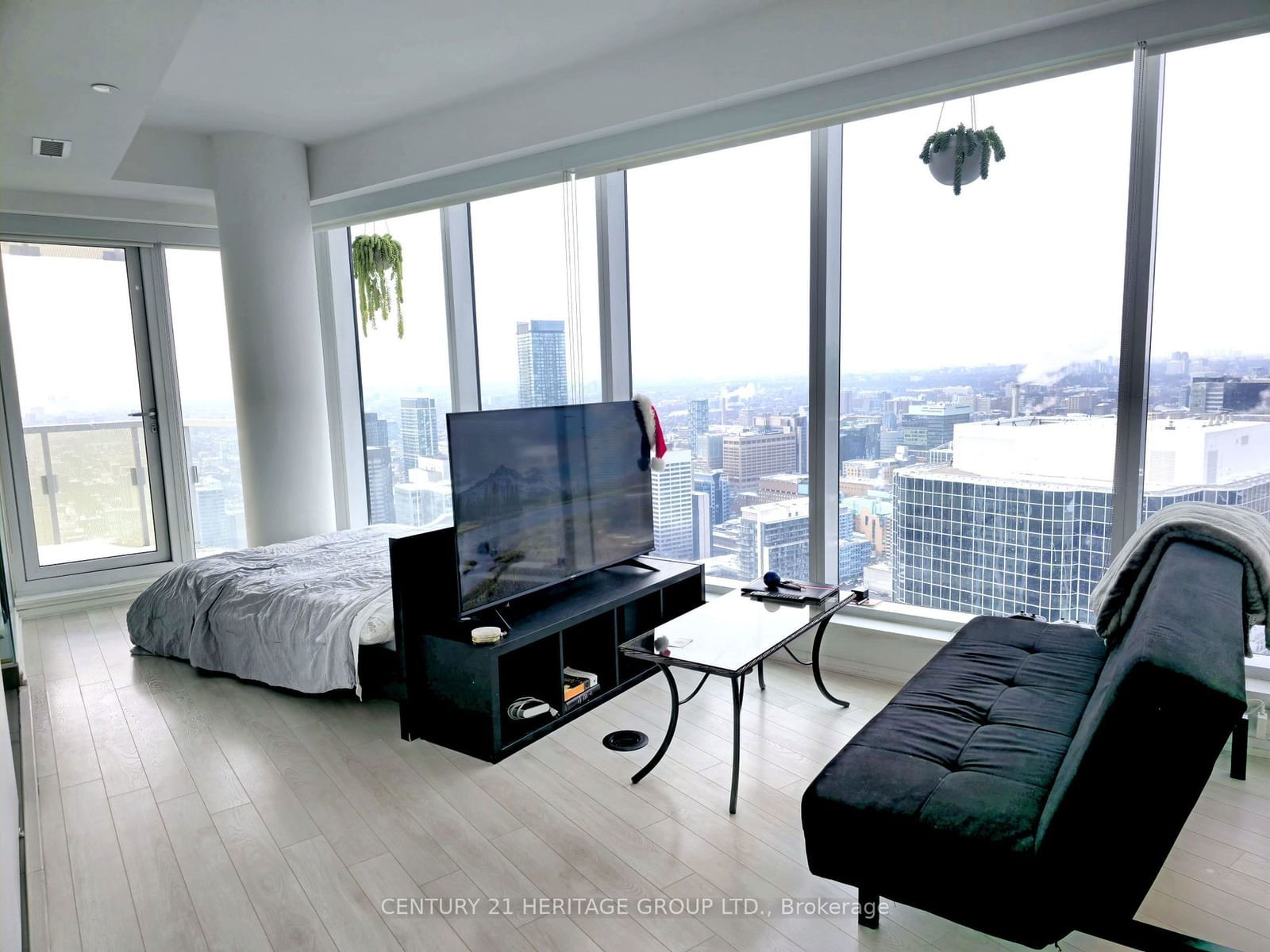 197 Yonge St, unit 5012 for rent