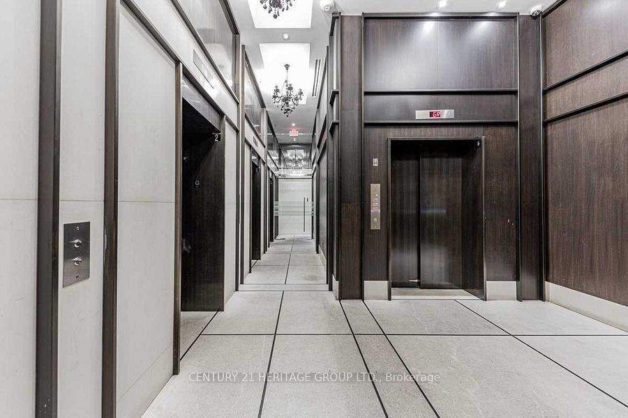 197 Yonge St, unit 5012 for rent