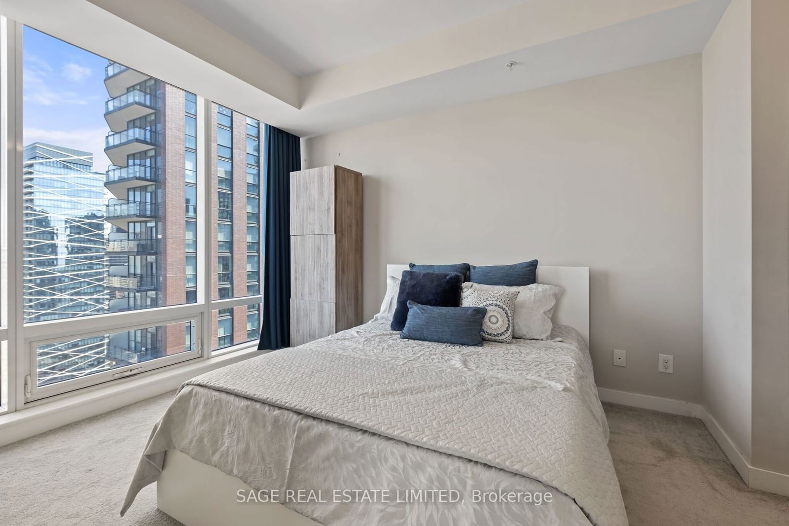 295 Adelaide St W, unit 3604 for sale