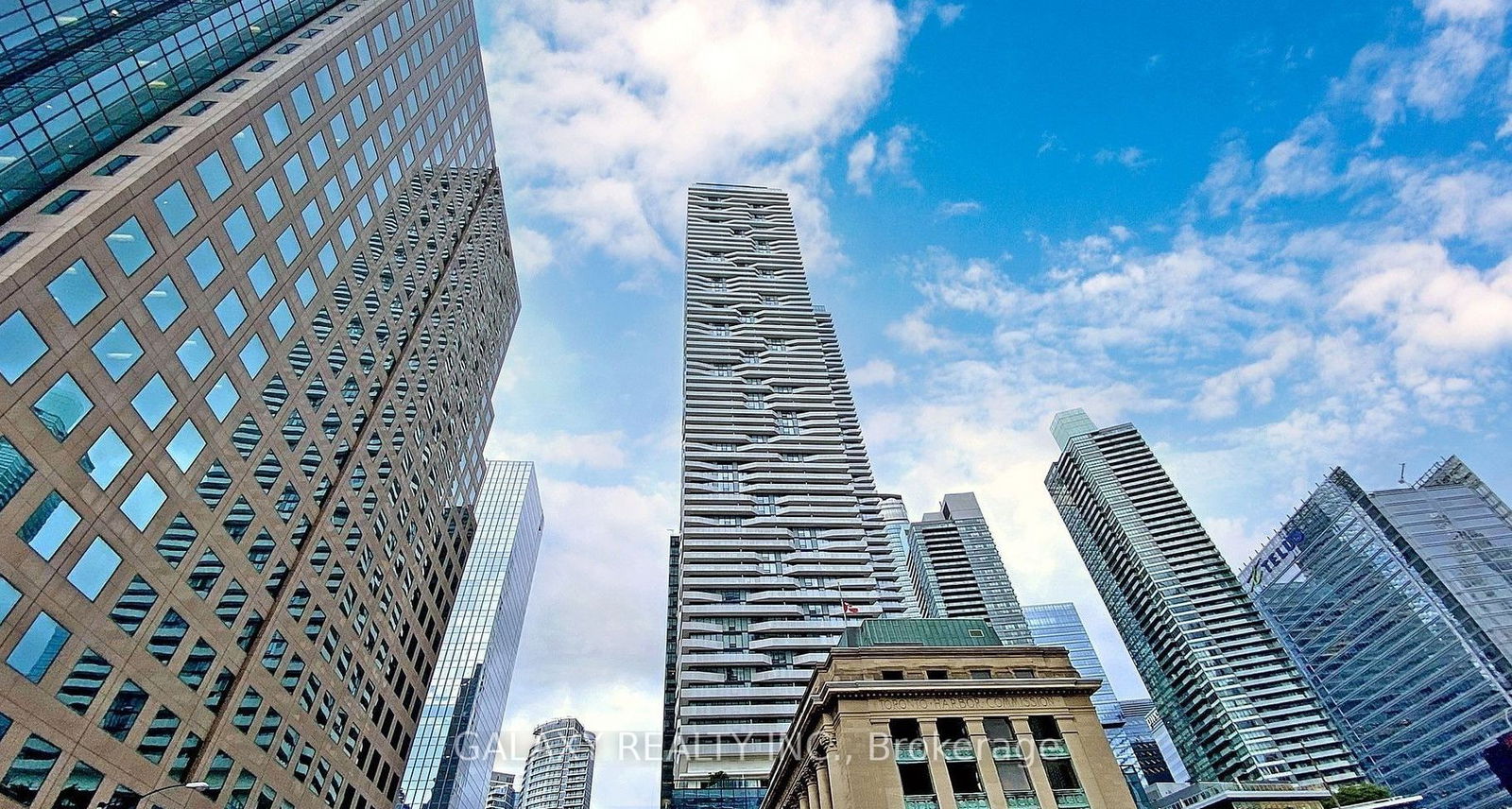 88 Harbour St, unit 3604 for rent